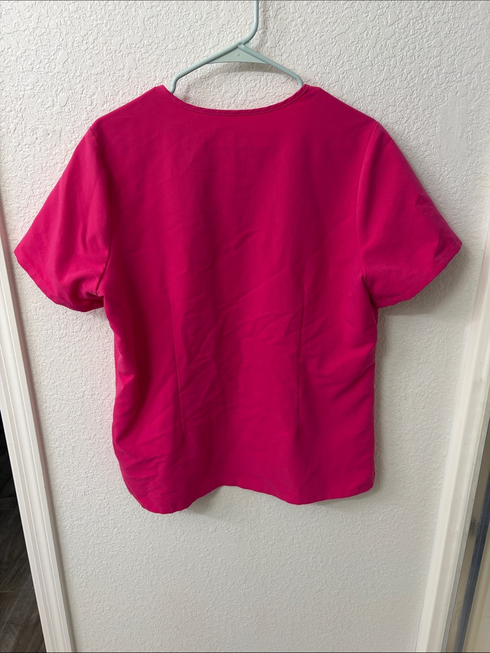 FIGS Catarina Scrub Top in Shocking Pink - Picture 3 of 5